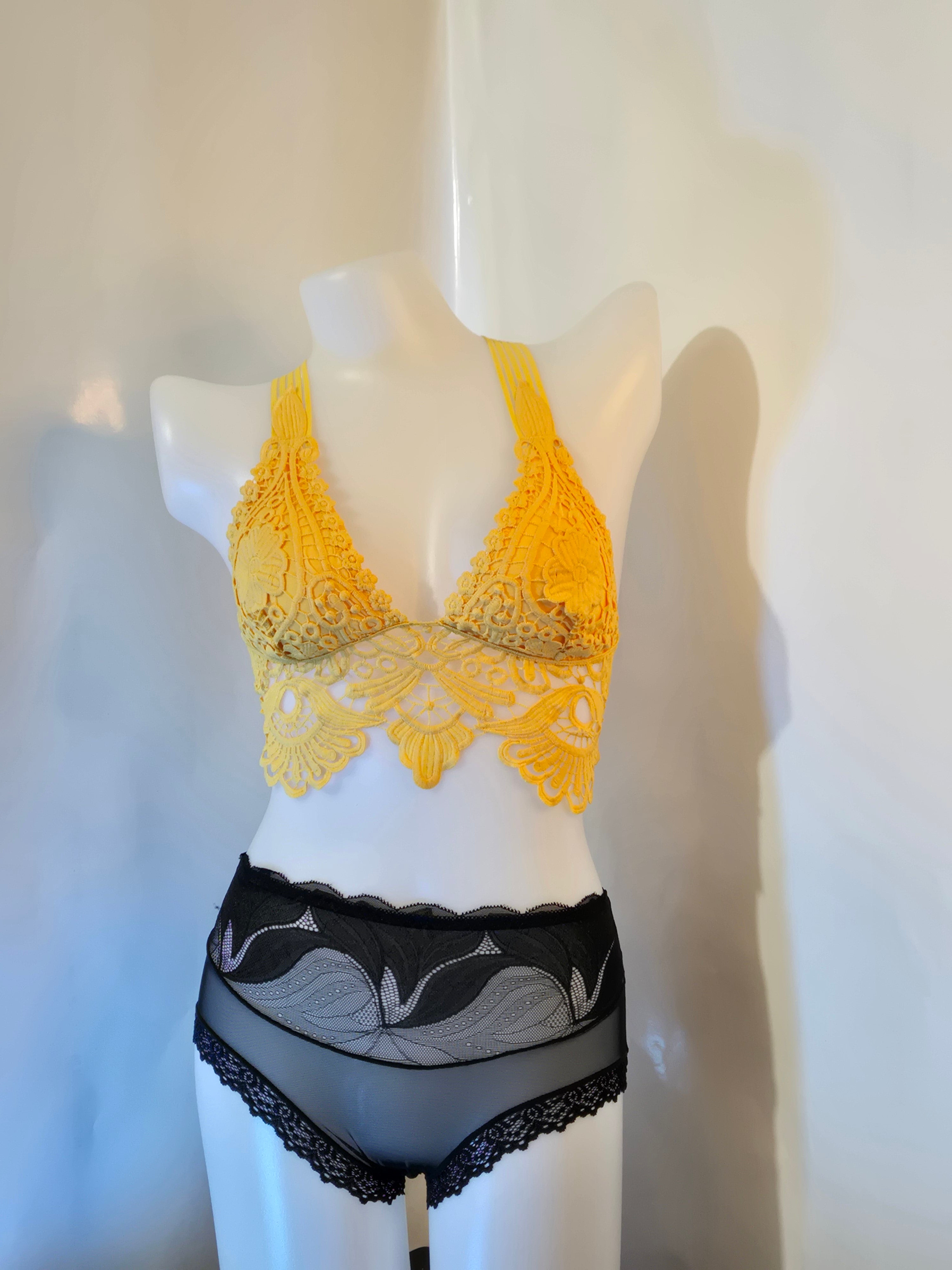 Sateileva Crosia bra - Red, Black, White, Yellow And Pink